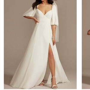 David’s Bridal Bubble Sleeve Georgette V-Neck Wedding Dress Size 12- NWT